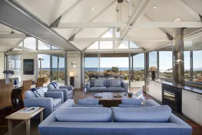 Image de Stunning Private Luxury Absolute Beachfront Adult's Retreat