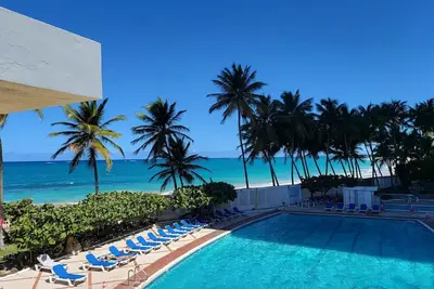 Image de Ocean Views 1 Bedroom Cabana in Condado!