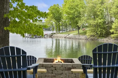 Image de Relax on Riverbend - Ideal Lake Norman getaway for up to 15 Guests