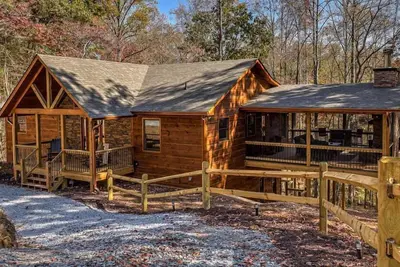 Image de Knotty Dreams - Pet Friendly | Screened In Party Porch | Hot Tub