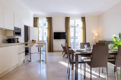 Image de 3 pièces rue d’Antibes à deux pas du Palais des festivals