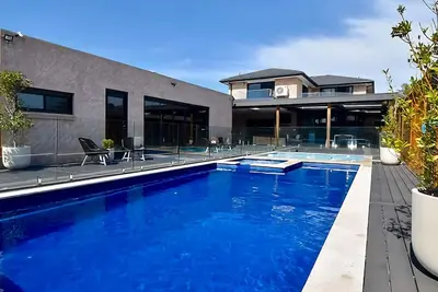 Image de Bayside Mansion w Pool Spa and Ultimate Alfresco