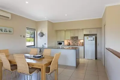 Image de Saltwater Apartments, 3 bedroom accommodation close to Asling's Beach