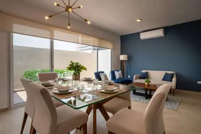 Image de 3br Modern House located in Downtown's Heart