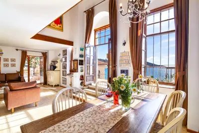 Image de Landmark Historical Property In An Unrivalled Position In Old Town With Pool