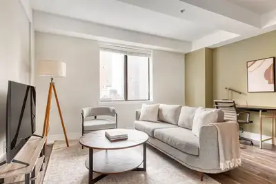 Image de Classic Ues 2br w/ W/D, Gym & Doorman, nr Carl Schurz Park, by Blueground