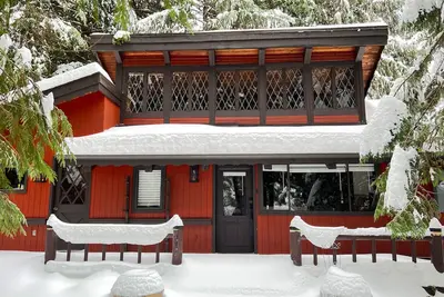 Image de Cozy Snowline Cabin w/ Hot Tub - Minutes from Baker
