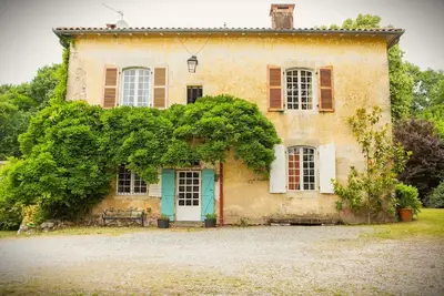 Image de Manoir Le Luc à 30 minutes des plages landais avec piscine privée et chauffée.