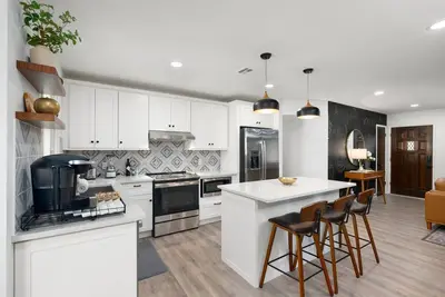 Stylish Home with Pool and Amazing Backyard in Phoenix-Tempe