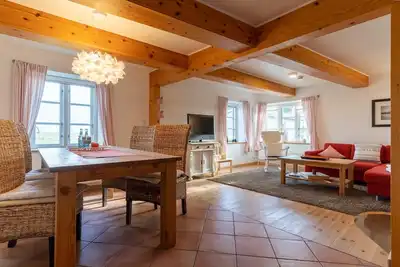 Image de Beautiful thatched cottage with spacious fenced garden for 4 pers.