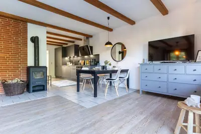 Image de Spacious first floor apartment with large garden and many leisure activities