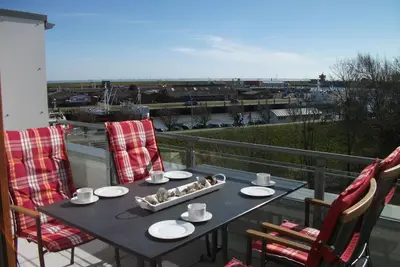 Image de Luxurious vacation apartment with harbor view in the \"Deichoase\"