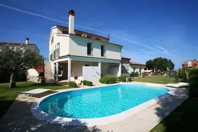 Image de Dream vacation apartment with large heated pool and beautiful garden