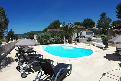 Image de Gite Les Pins climatisé Wifi piscine chauffée jardin privatif, barbecue, parking