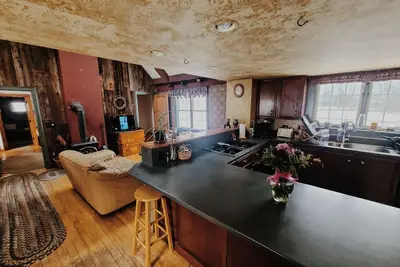 Image de Charming 1700s Farm House on Beautiful 100 Acre Estate