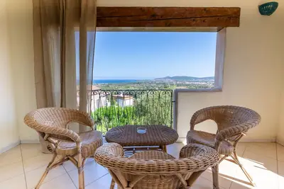 Image de Apartment in residence with sea view veranda