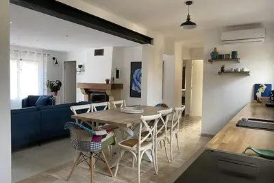Image de Maison rénovée idéalement située à 800 mètres du centre de L'Isle sur la Sorgue