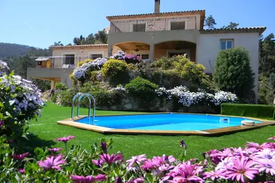 Image de Villa Piscine chauffée vue Spectaculaire sur la Baie de Cannes Feux D'Artifice