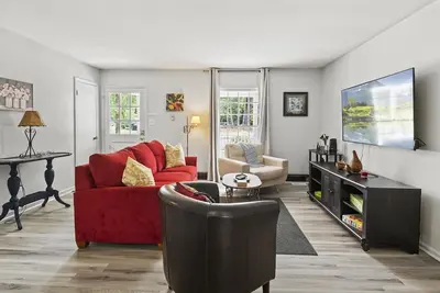 Image de Rose Garden - Delightful Private and Peaceful Home