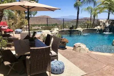 Image de Highest Quality Beds, Pool, View & Amenities Here