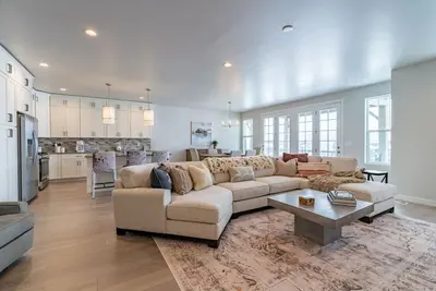 Image de New 3br Luxury Townhome