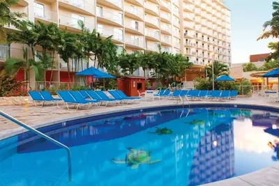 Image de Wyndham Waikiki Beach Walk|Two 2br/2ba Suites