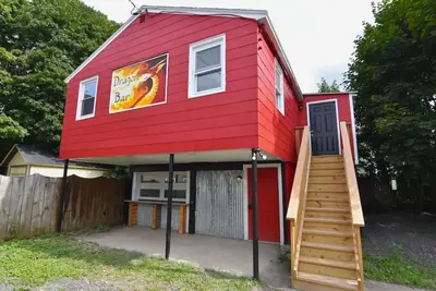 Image de Retro on Maple Avenue