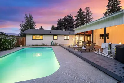 Image de Sunny Wenatchee Pool House