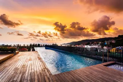 D263 - Mountain view 7th floor studio with pool & gym, central Patong