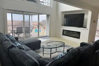 Image de Luxurious Oceanfront Beach Home!