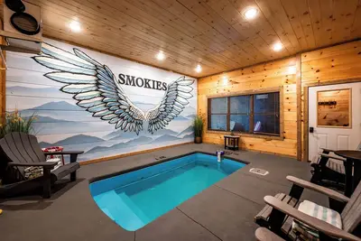 Image de Private Indoor Pool  | Hot Tub | View | Near Dollywood | Pets | Game Loft