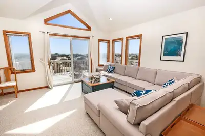 Image de Oceanfront, Beach Access, Dog Friendly, Spacious Decks, Ev Charger