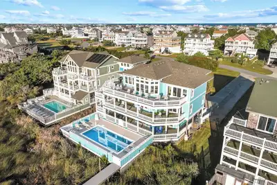 Image de Soundfront, Pool, Hot Tub, Elevator, Private Dock, Boat Ramp, & Game Room