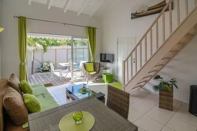 Image de Duplex Mango Vert 1 chambre avec petite piscine privative dans le parc de la Bo