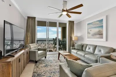 Image de Free Beach Service, 2 Master Suites, Bunkroom, Million $$ View!