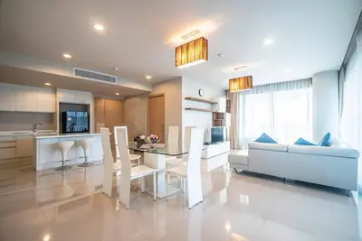 Image de Spacious apartment with jacuzzi and ocean view
