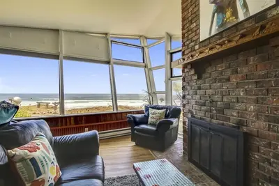 Image de Arch Capella - Oceanfront! - Beachcomber Vacation Homes