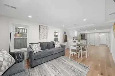 Image de Modern apartment in great central location!