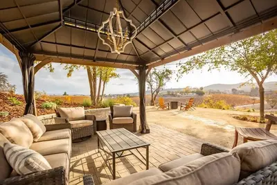 Image de Bella Vista- Paso Wine Country with Vineyard Views