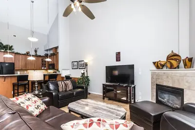 Image de Sunset Waterfront Resort #0312 – 3Bed-3Bath- Pool Level  -- 90 Day Min --