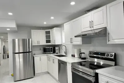 Image de Two bedroom Basement apartment with two washroom