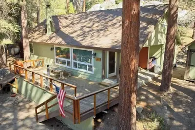 Image de Cielo Blanco- First Responder Cabin w Treehouse