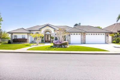 Image de Golf Course View Home with Dual Ac and Spa