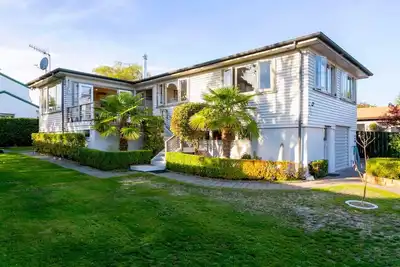 Image de Cottage Lane - Central with Lake Views