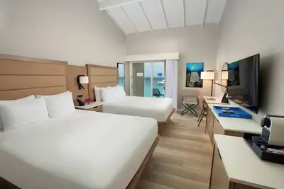 Image de Relax and Recharge! Comfortable Unit! Enjoy Swimming Pool, Free Parking On-Site!