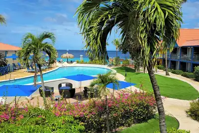 Image de Comfort and Convenience! 2 Relaxing Units! Near Flamingo International Airport!