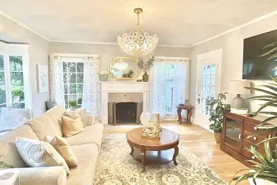 A Renovated Historical Home in Pnw Monteith District