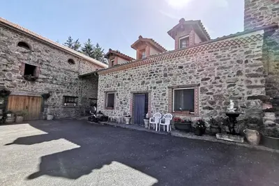 Image de Charmant gîte historique avec pêche privée et forêt, près de Brioude et Blesle