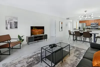 Image de Deluxe 1 Br suite with Pool, Parking, Balcony and Ocean Views