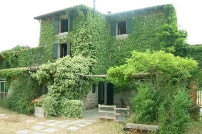 Image de La Torretta: près de Peschiera del Garda, au milieu de la verdure, calme
